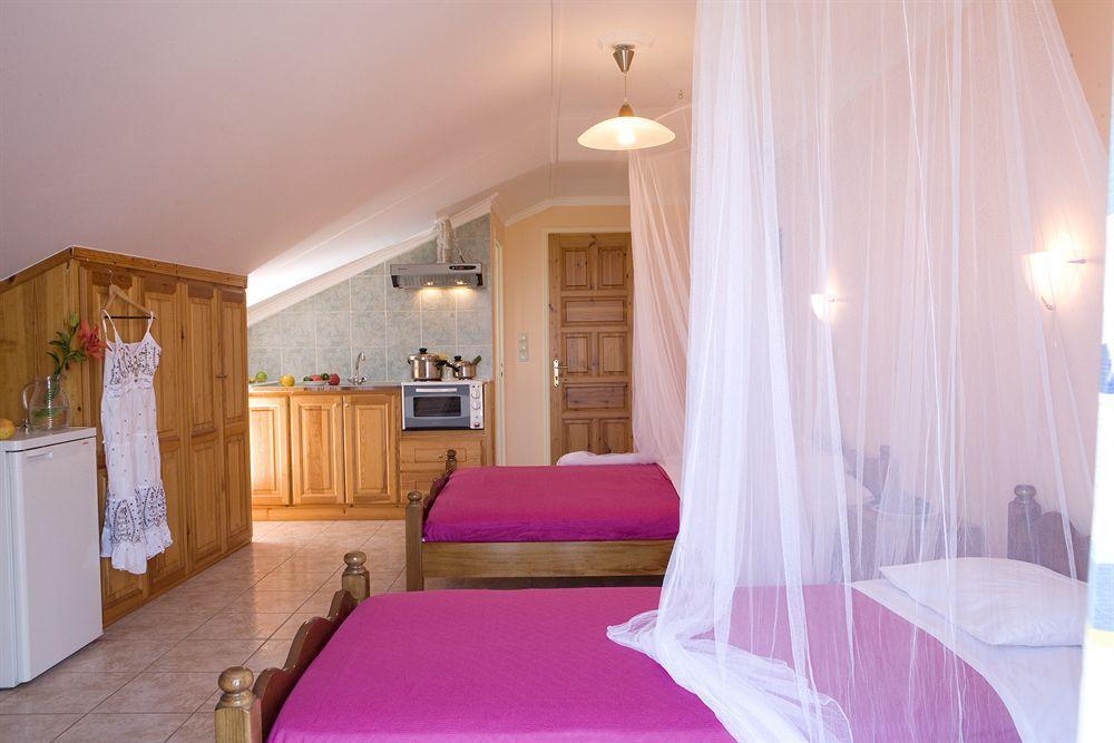 Pansion Filoxenia Apartments & Studios Tsoukaladhes Ngoại thất bức ảnh