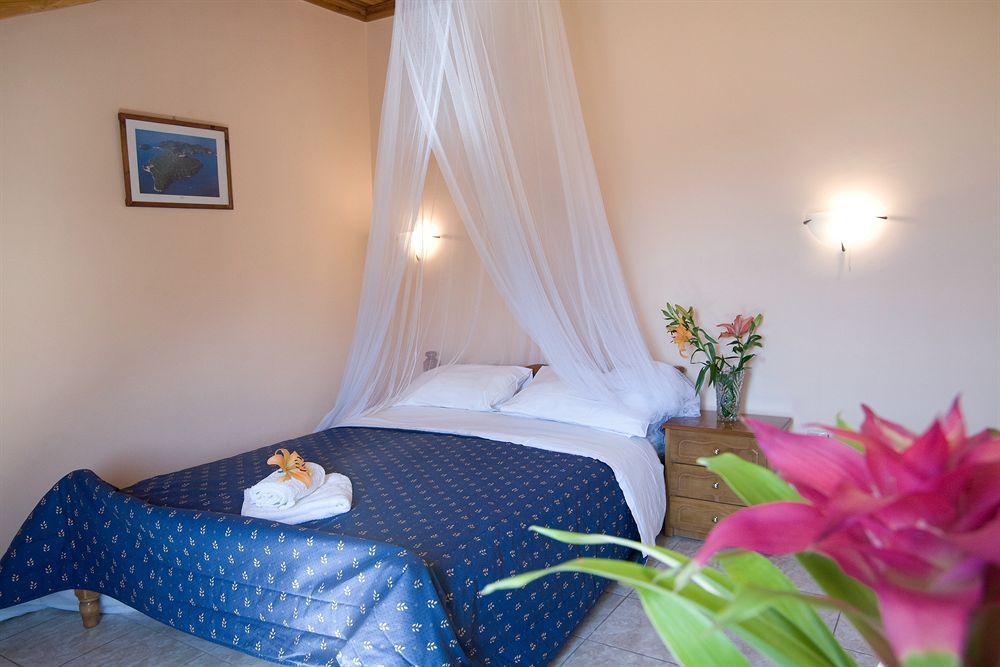 Pansion Filoxenia Apartments & Studios Tsoukaladhes Ngoại thất bức ảnh