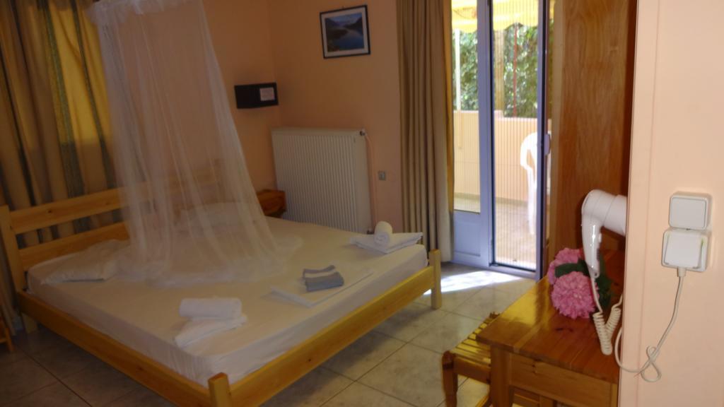 Pansion Filoxenia Apartments & Studios Tsoukaladhes Ngoại thất bức ảnh