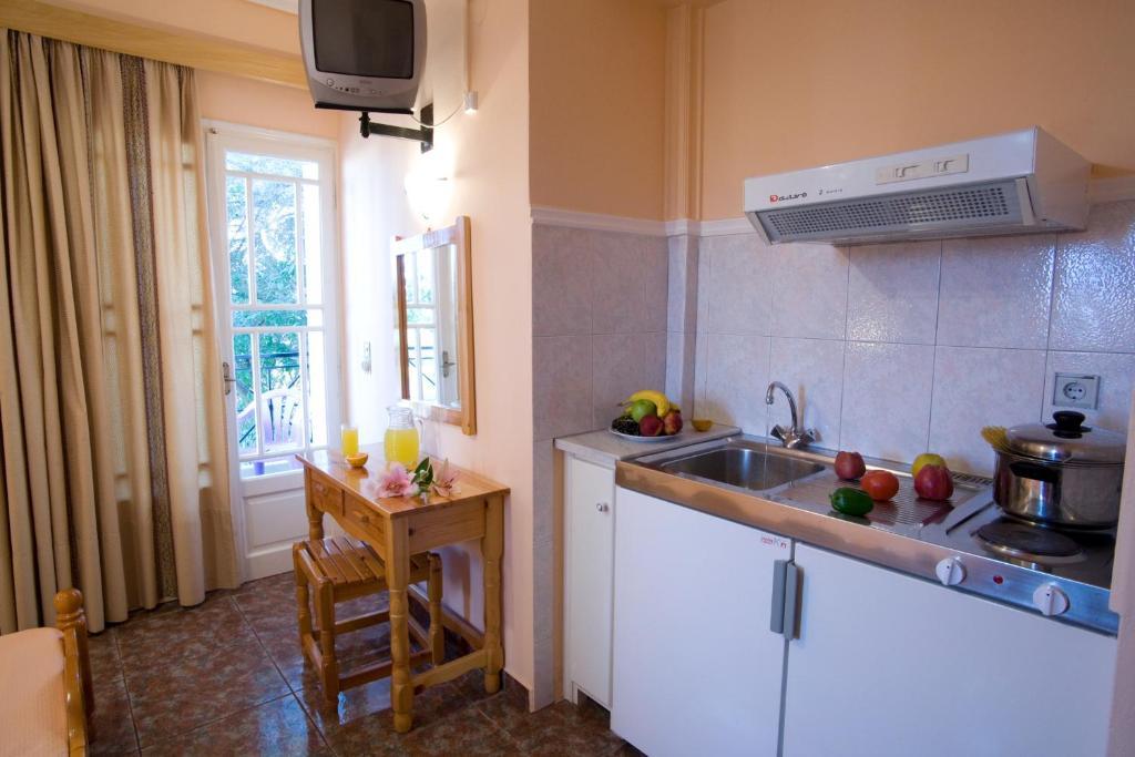 Pansion Filoxenia Apartments & Studios Tsoukaladhes Phòng bức ảnh