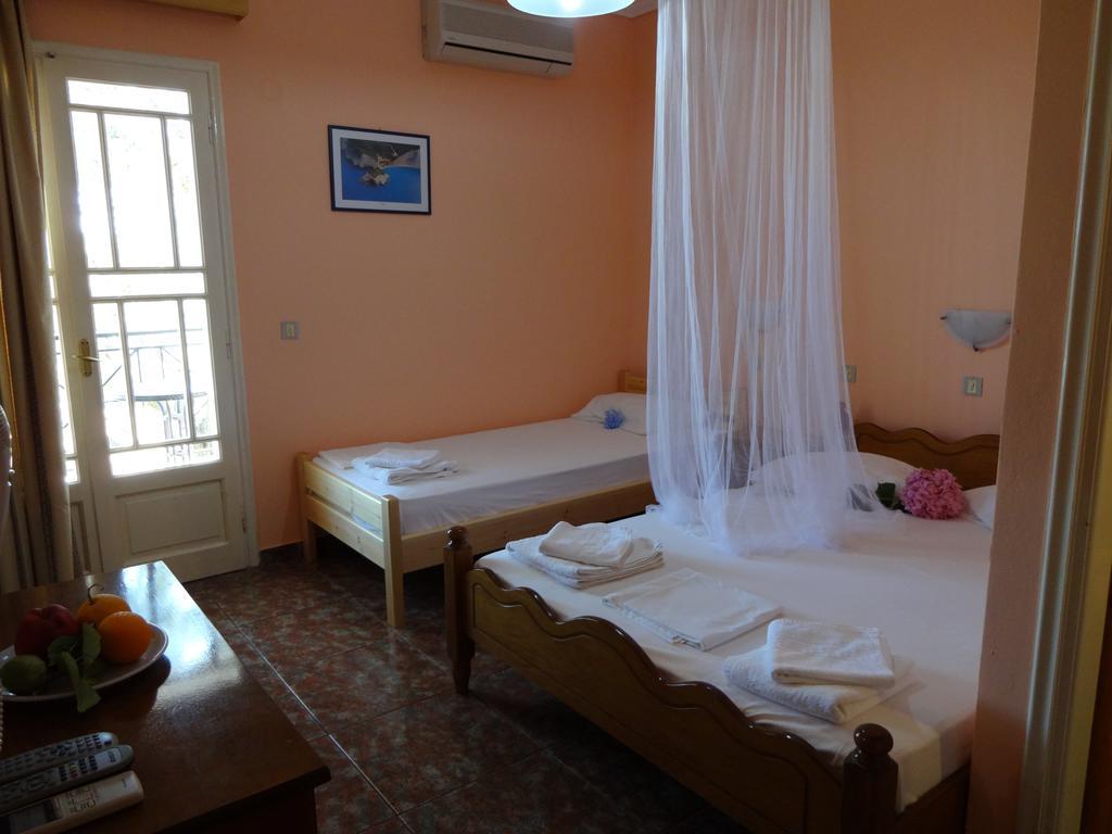 Pansion Filoxenia Apartments & Studios Tsoukaladhes Phòng bức ảnh