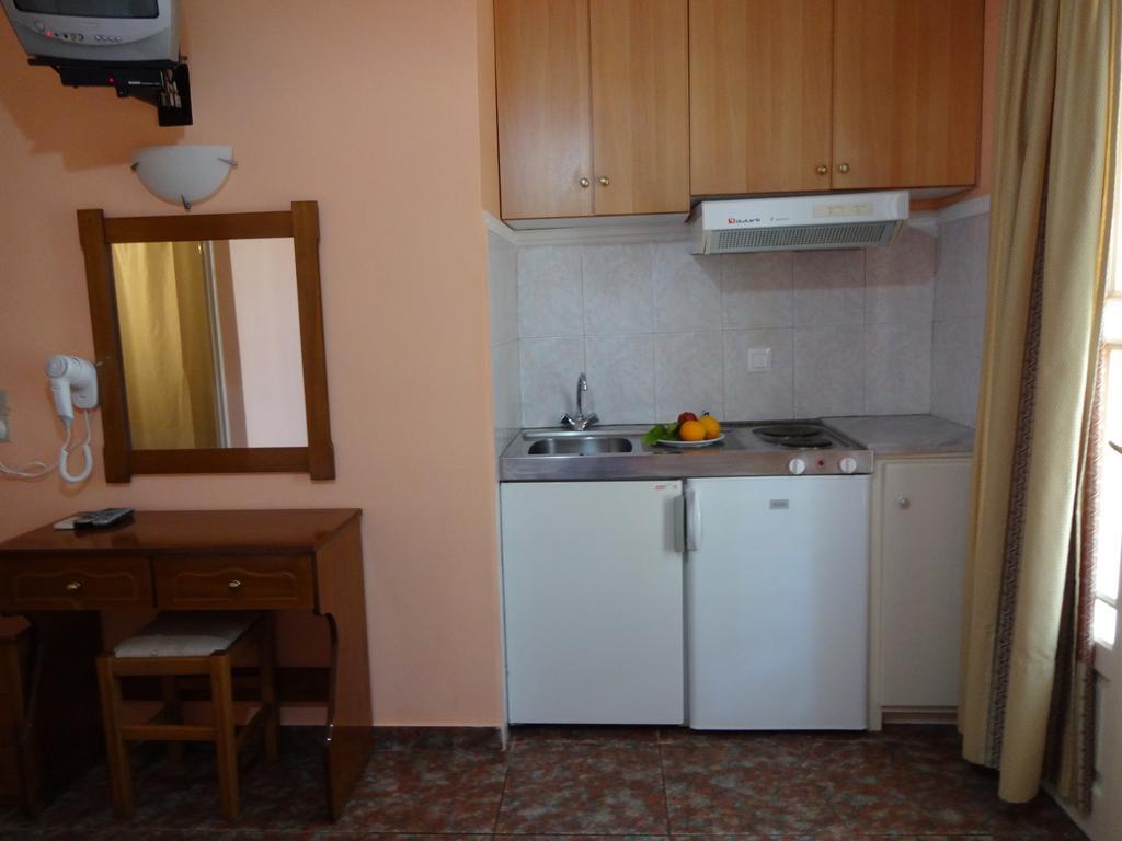 Pansion Filoxenia Apartments & Studios Tsoukaladhes Phòng bức ảnh