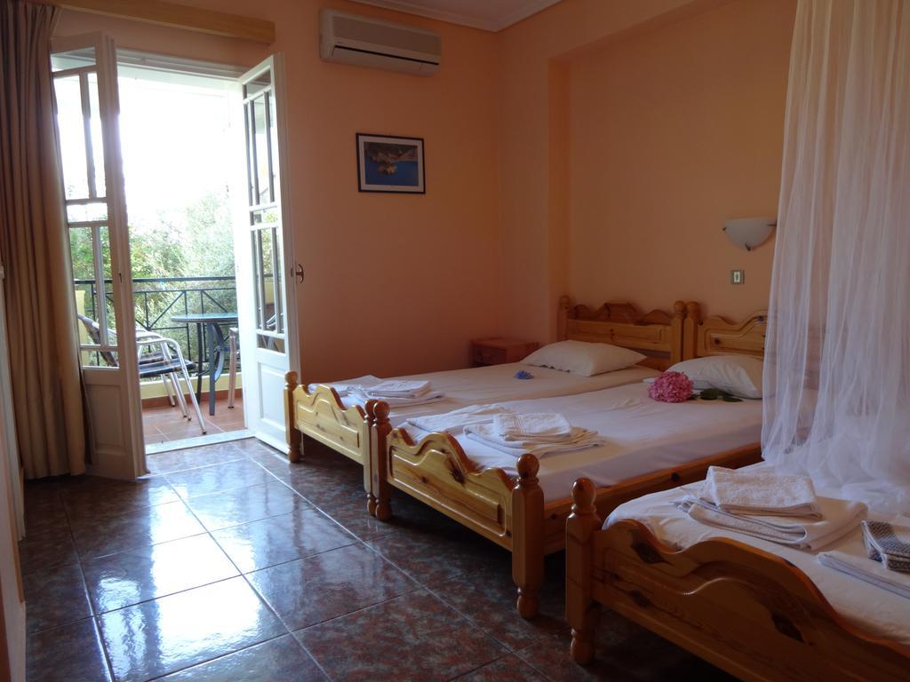 Pansion Filoxenia Apartments & Studios Tsoukaladhes Phòng bức ảnh
