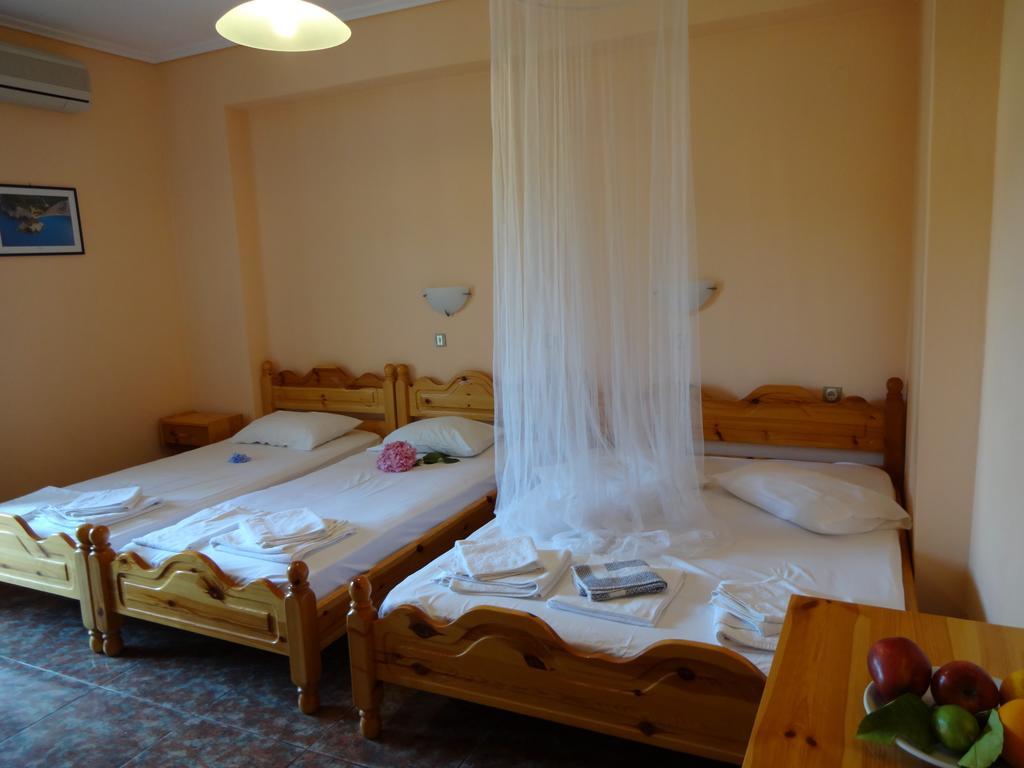 Pansion Filoxenia Apartments & Studios Tsoukaladhes Phòng bức ảnh
